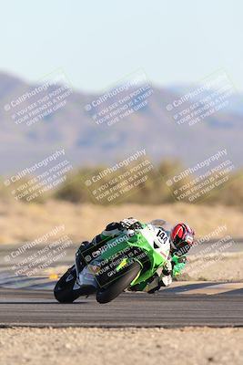 media/Dec-07-2025-CVMA (Sun) [[3e7d2de5dc]]/Race 16-Formula Middleweight/